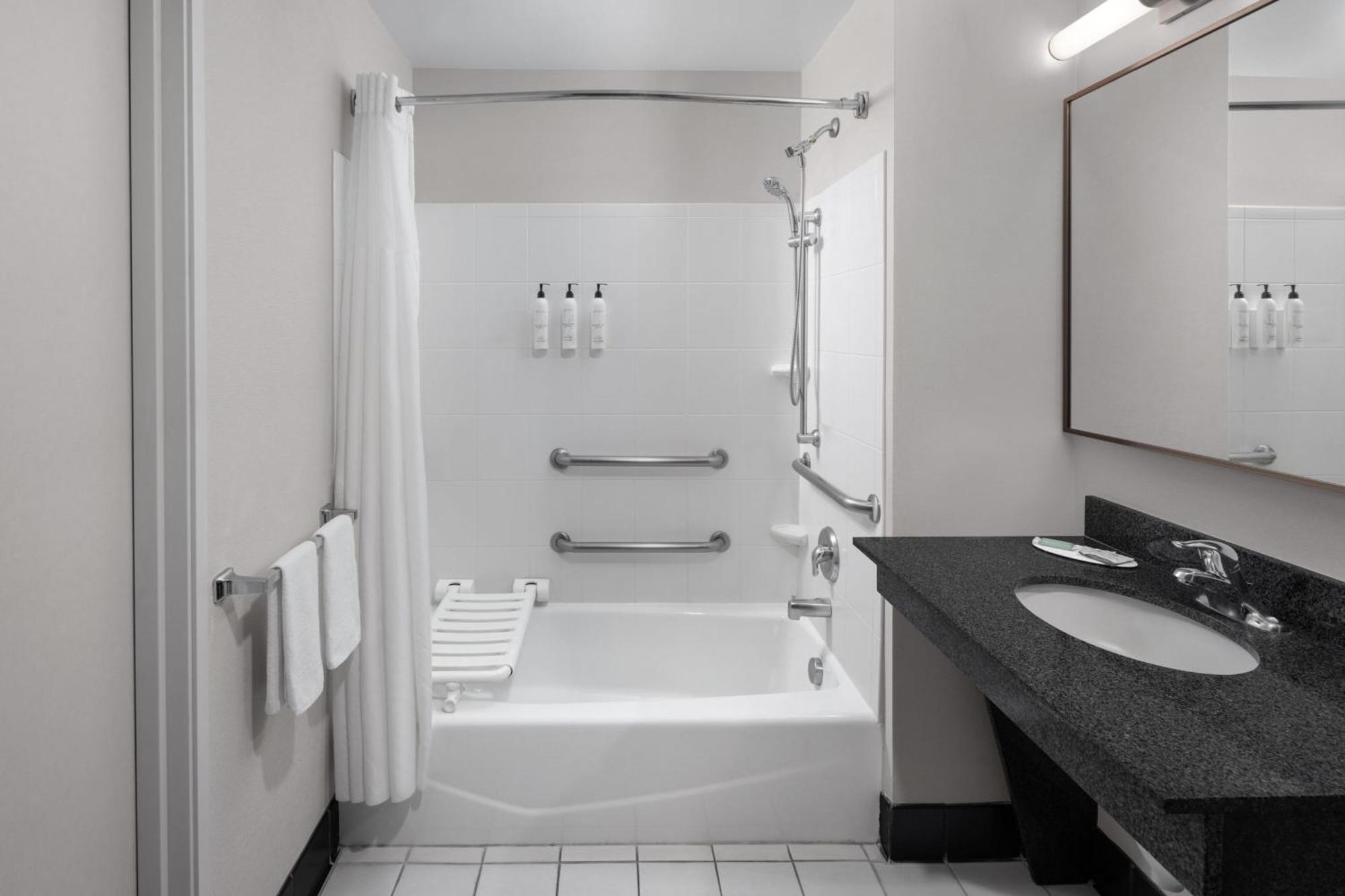 Fairfield Inn & Suites ריצ'פילד מראה חיצוני תמונה